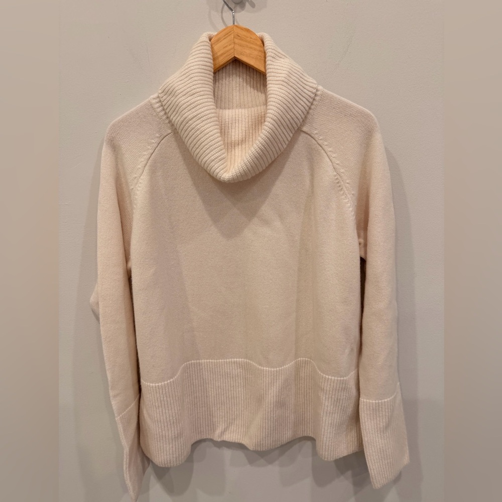 Athleta Merino Wool Cashmere Cowl Neck Sweater Ivory Cream Small Luxury Knit
